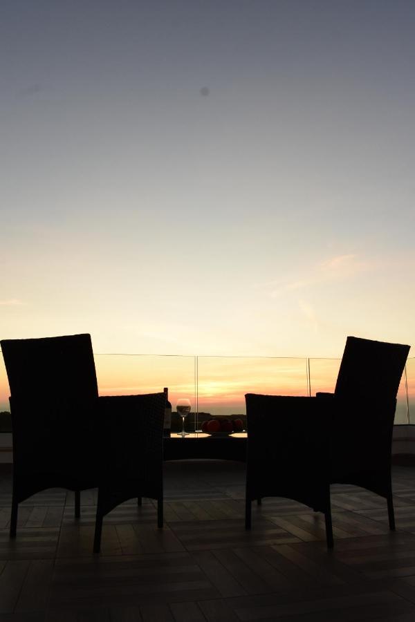 Sunset And Seaview Apartment -Brand New 멜리에하 외부 사진